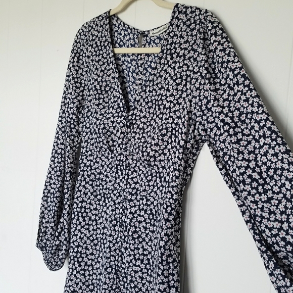 NWT Abercrombie and Fitch Long Sleeve Navy Blue Floral Mini Dress - Picture 2 of 5